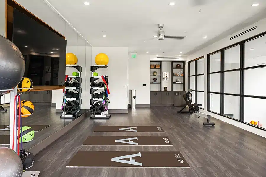 24/7 fitness center